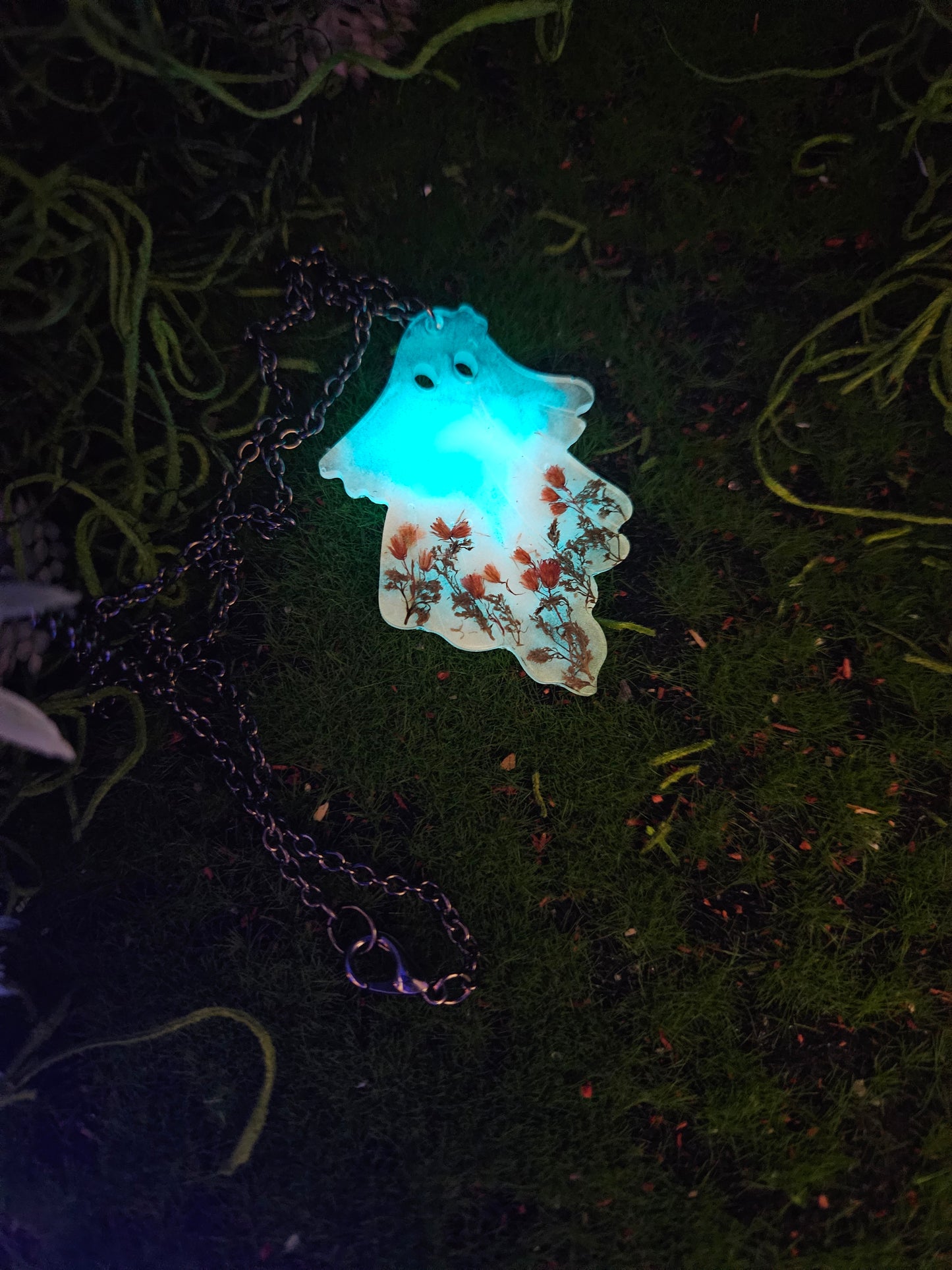 Glow in the Dark Floral Necklace